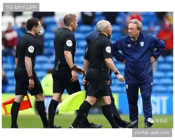 英超裁判将配备新型通信设备，提高判罚效率