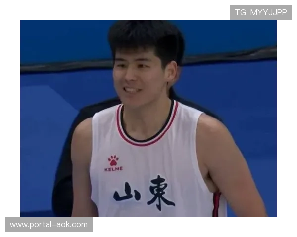 新星闪耀：广东队19岁新秀陈家政关键篮板三分展现大心脏