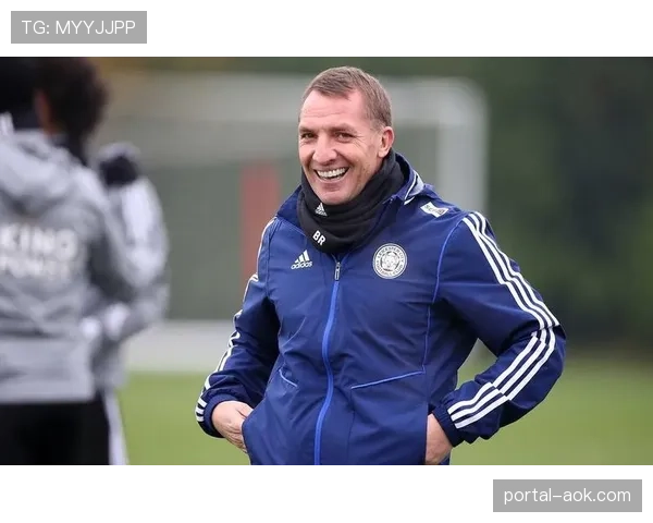 英超俱乐部向青训学院引入虚拟现实设备,用于模拟比赛中的攻防决策训练。 英超俱乐部向青训学院引入虚拟现实设备,用于模拟比赛中的攻防决策训练。